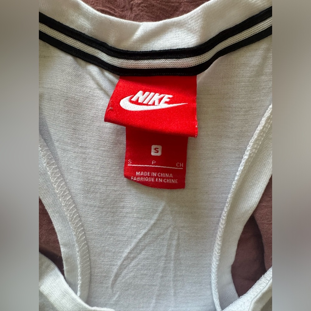 Nike Racerback Tee - Picture 4 of 6